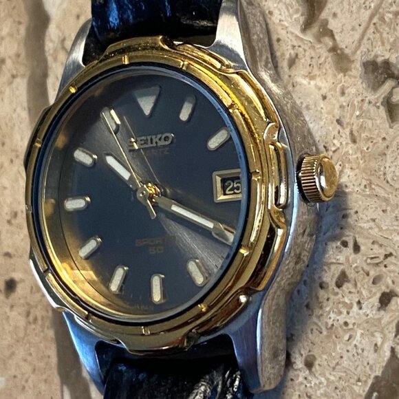 Vintage Seiko sports 50 ladies quartz watch - Picture 4 of 7
